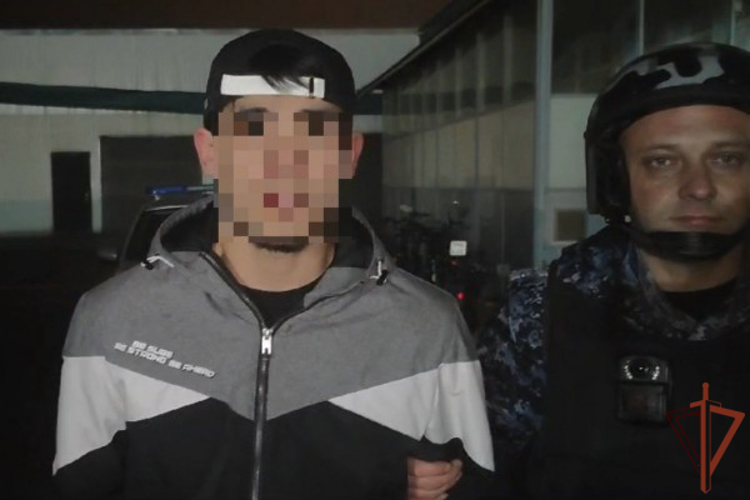 Столичные росгвардейцы задержали мужчину по подозрению в нанесении ножевого ранения