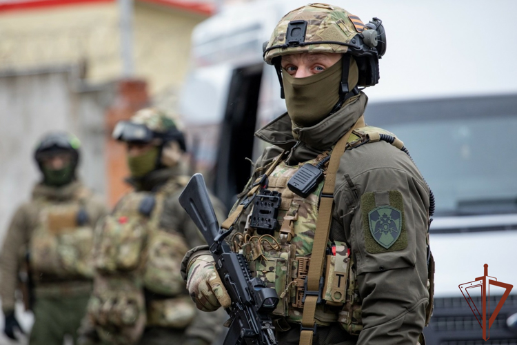 При силовой поддержке СОБР Росгвардии в Иркутской области задержаны сторонники экстремистской идеологии
