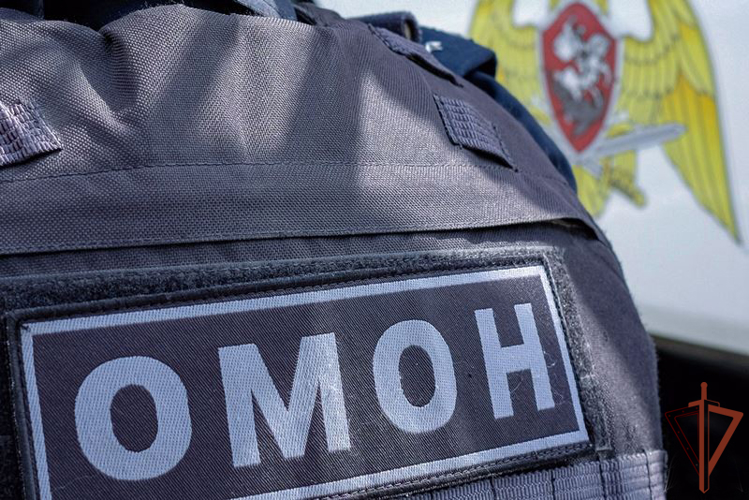 При содействии спецназа Росгвардии в Алтайском крае задержана группа мошенников