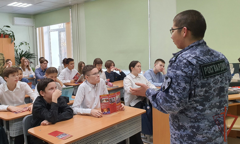 Росгвардейцы напомнили уральцам о правилах безопасности в новогодние праздники 