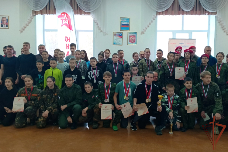 Росгвардейцы проводят патриотические мероприятия для юных жителей Урала