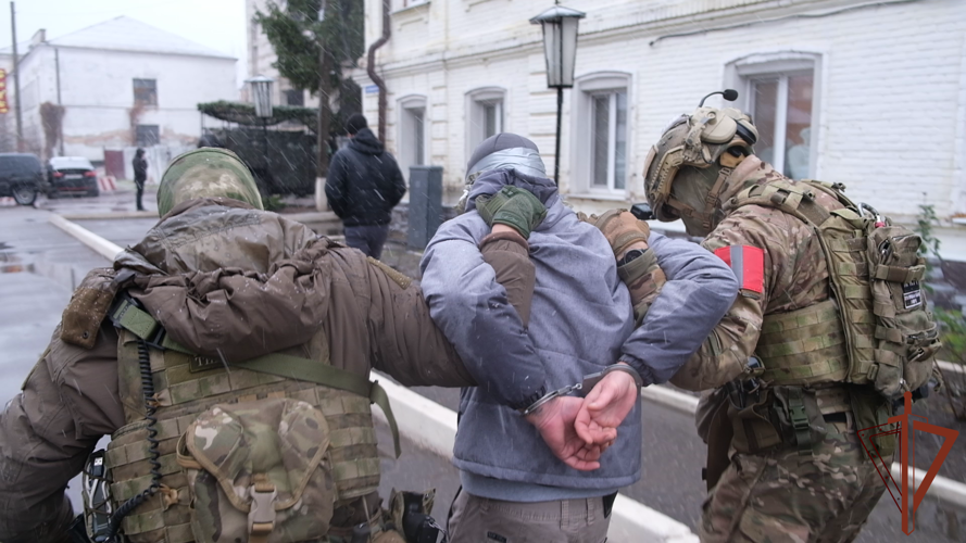 Спецназ Росгвардии оказал содействие сотрудникам ФСБ в задержании в ЛНР бывшего боевика запрещенного в РФ батальона «Айдар» 