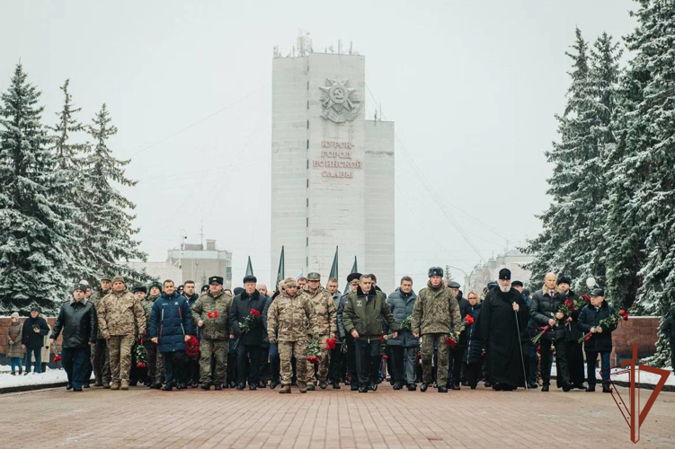 Памятные мероприятия ко Дню Героев Отечества прошли в Центральном округе Росгвардии