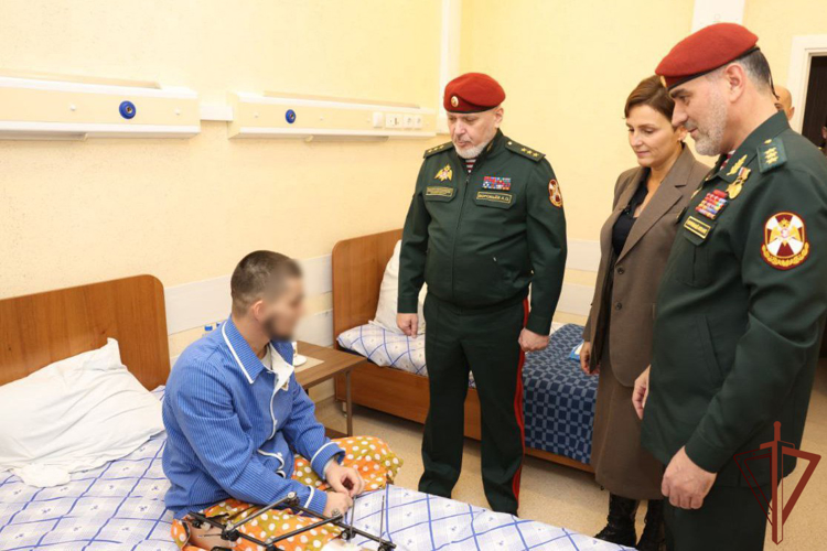 Военнослужащим Росгвардии – участникам СВО вручили государственные награды в Главном госпитале ведомства