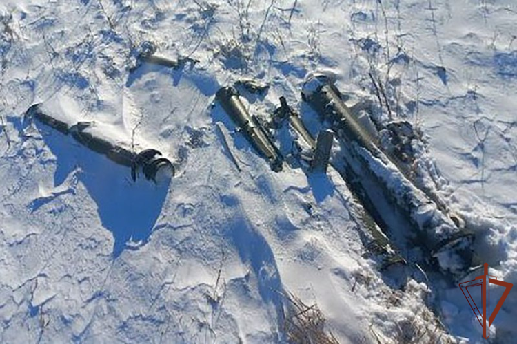 Оружие и боеприпасы иностранного производства обнаружили военнослужащие Росгвардии и сотрудники ФСБ в ЛНР