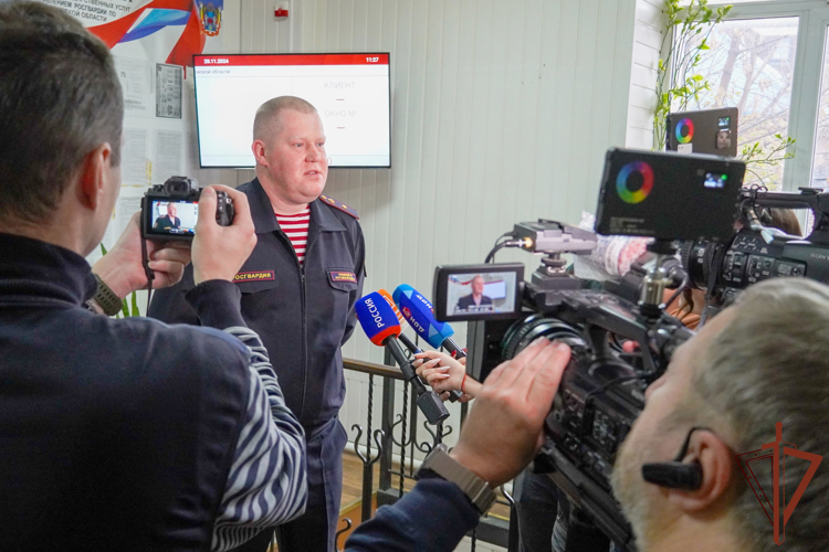 В Ростовской области Росгвардия передала очередную партию гражданского оружия для нужд СВО (видео)