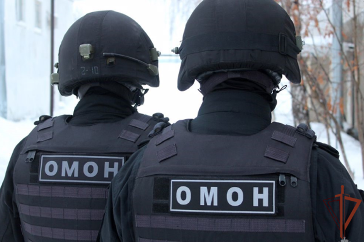 При силовой поддержке ОМОН Росгвардии в Иркутской области задержаны подозреваемые в хищении бюджетных средств 