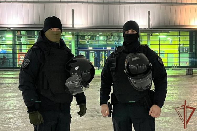 Сотрудники Росгвардии обеспечили безопасность матча КХЛ в Вологодской области