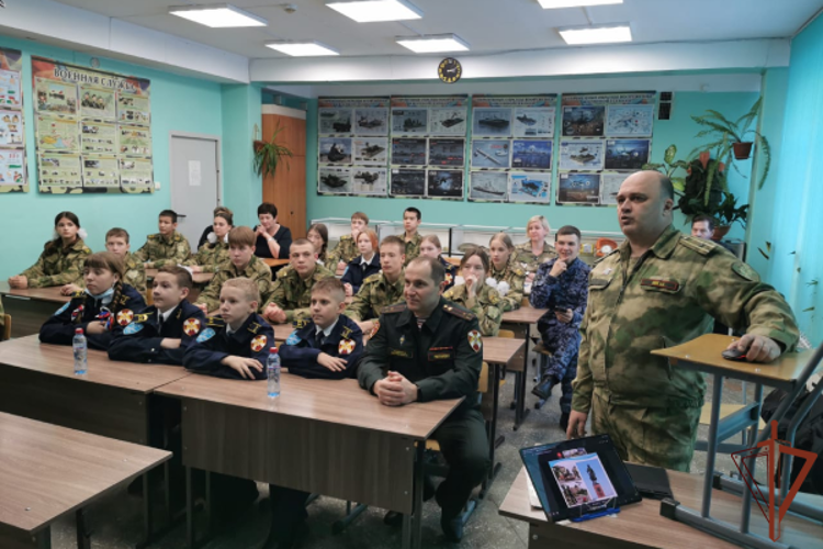 Иркутские кадеты Росгвардии провели онлайн встречу со школьниками Луганской Народной Республики