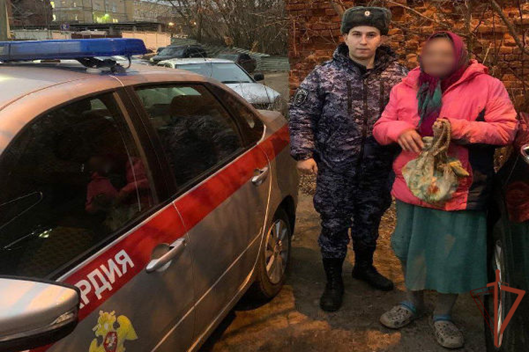 Росгвардейцы в Подмосковье отыскали и вернули родственникам потерявшуюся пожилую женщину