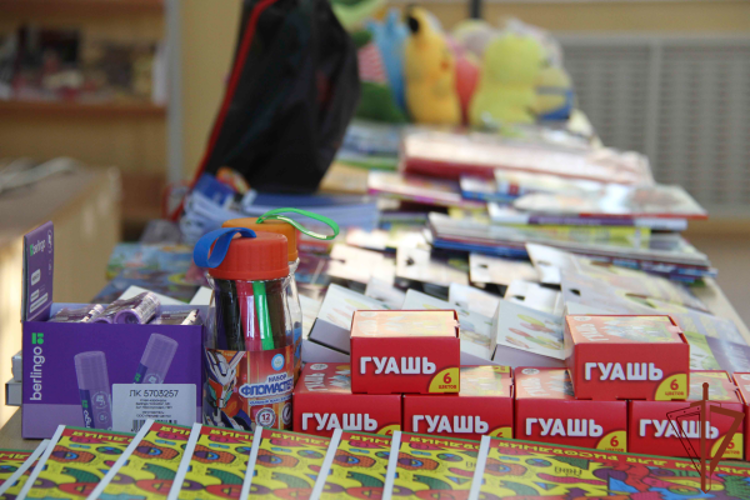 В Кузбассе росгвардейцы организовали сбор помощи для детей из новых регионов России