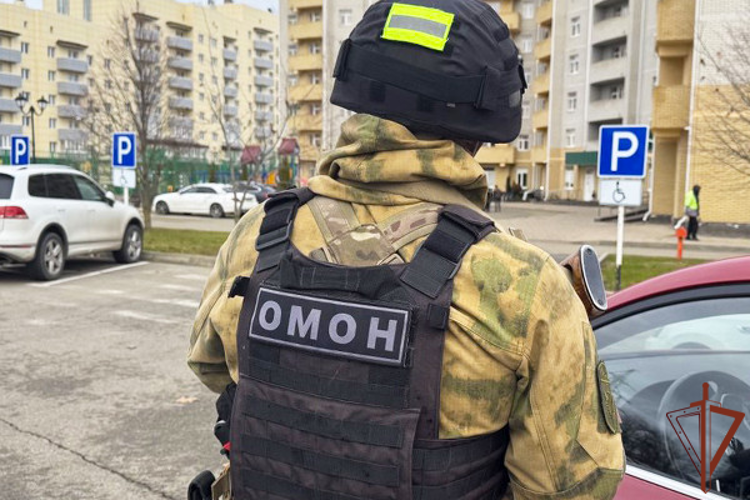 При силовой поддержке ОМОН Росгвардии на Ставрополье задержаны подозреваемые в получении взяток