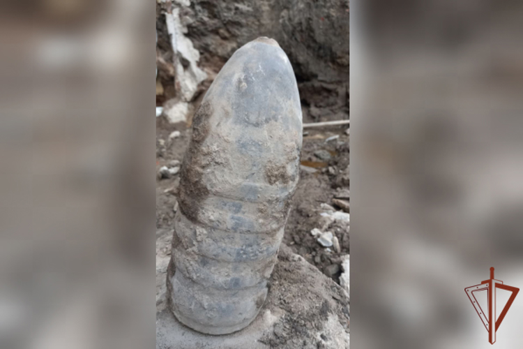 В Санкт-Петербурге взрывотехники ОМОН обследовали 50-килограмовый снаряд XIX века
