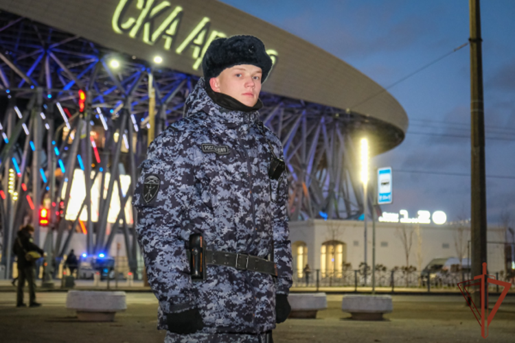 В Санкт-Петербурге росгвардейцы обеспечили безопасность хоккейного турнира «Кубок Первого канала»