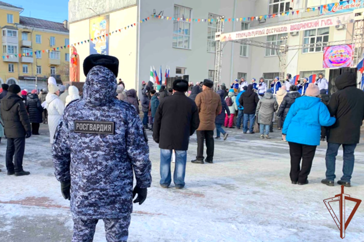 Росгвардейцы обеспечили безопасность граждан во время проведения массовых мероприятий на Урале