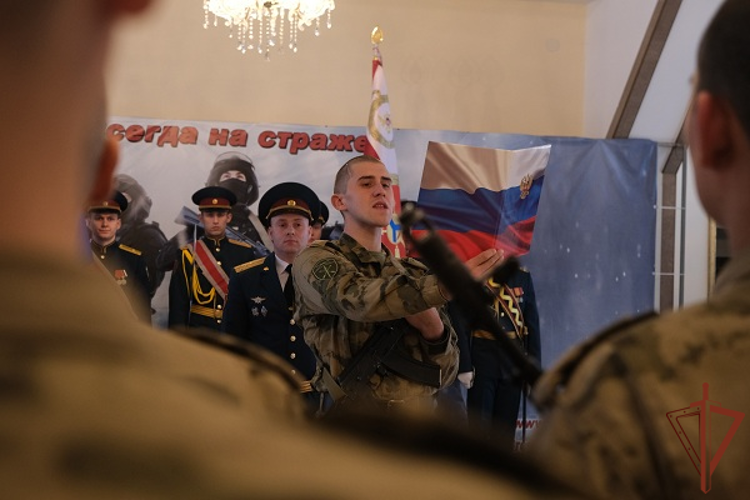 Росгвардейцы приняли военную присягу в Хабаровске 