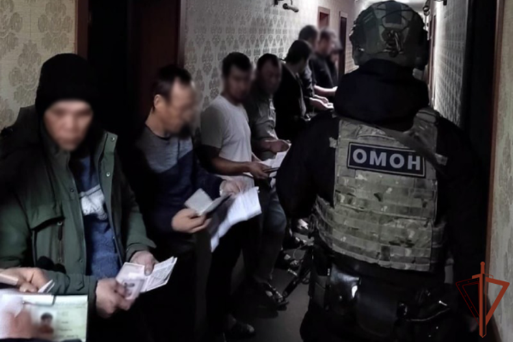 Операция по проверке соблюдения миграционного законодательства в Республике Бурятия проведена при содействии бойцов ОМОН Росгвардии