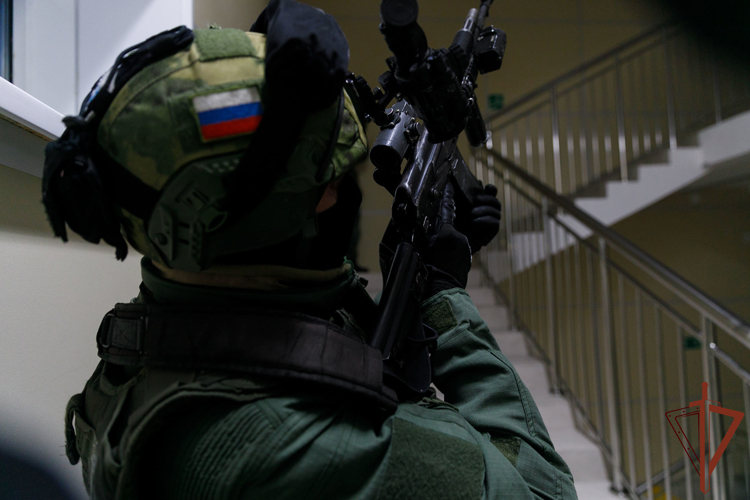 Спецназ Росгвардии провел антитеррористическую тренировку в Хабаровском крае