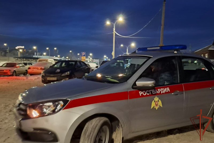 Сотрудники Росгвардии оказали содействие в ликвидации возгорания на территории барнаульского музея