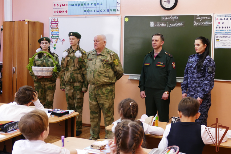 Росгвардейцы в Сибири принимают участие в мероприятиях по случаю 81-й годовщины снятия блокады Ленинграда