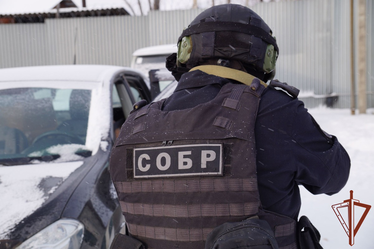 При участии СОБР Росгвардии в Москве задержан подозреваемый в попытке сбыта крупной партии наркотиков (видео)
