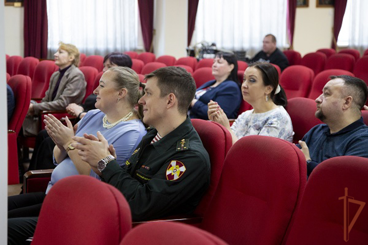 В Хабаровске поздравили пресс-службы Росгвардии с 30-летием со дня образования подразделений 