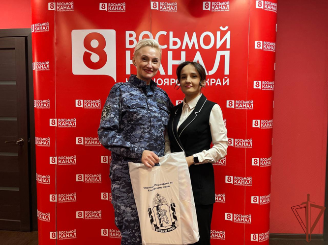 Росгвардейцы поздравили сибирских журналистов с профессиональным праздником
