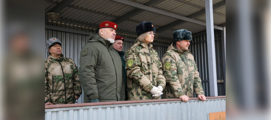 Генерал-полковник Алексей Воробьев и депутат Госдумы Мария Бутина посетили Кинологический центр Росгвардии (видео)