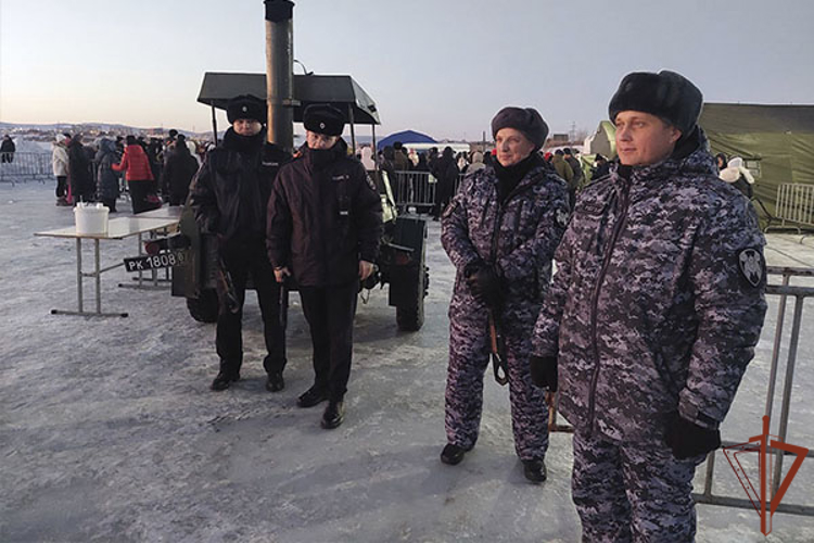 Росгвардия обеспечила безопасность религиозного праздника на Дальнем Востоке