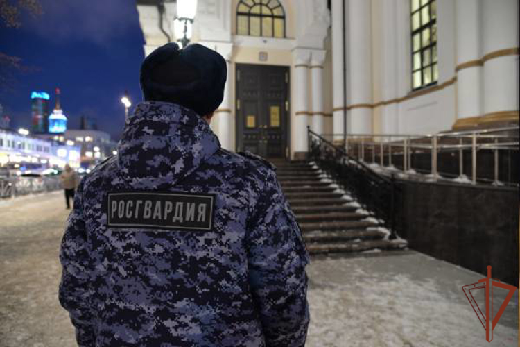 Сотрудники Росгвардии обеспечили безопасность праздника Рождества Христова на Урале