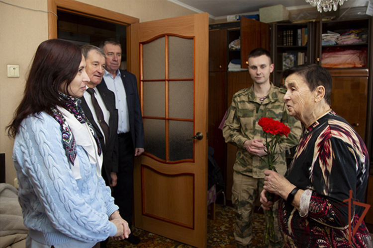 На Дальнем Востоке росгвардейцы приняли участие в мероприятиях, посвященных годовщине полного освобождения Ленинграда от фашистской блокады