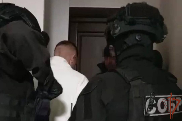 При силовой поддержке СОБР Росгвардии в Томске задержан подозреваемый в краже пенсионных выплат