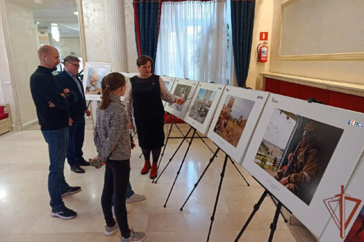 В Общественной палате РФ открылась выставка, посвященная юбилею пресс-служб Росгвардии