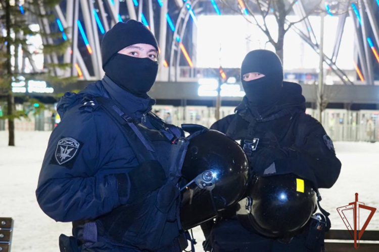 В Санкт-Петербурге росгвардейцы обеспечили безопасность матча КХЛ