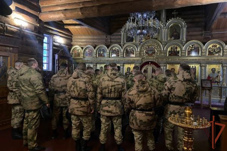 Росгвардейцы участвуют в праздновании Крещения Господня
