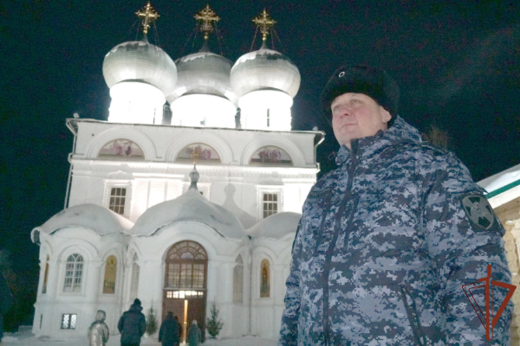 Росгвардейцы обеспечили правопорядок во время празднования Рождества в регионах Приволжья