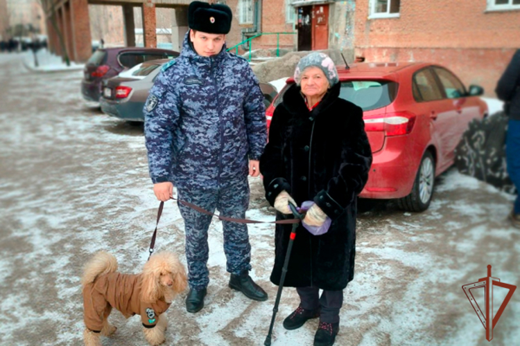Росгвардейцы в Кузбассе разыскали пропавшую пенсионерку