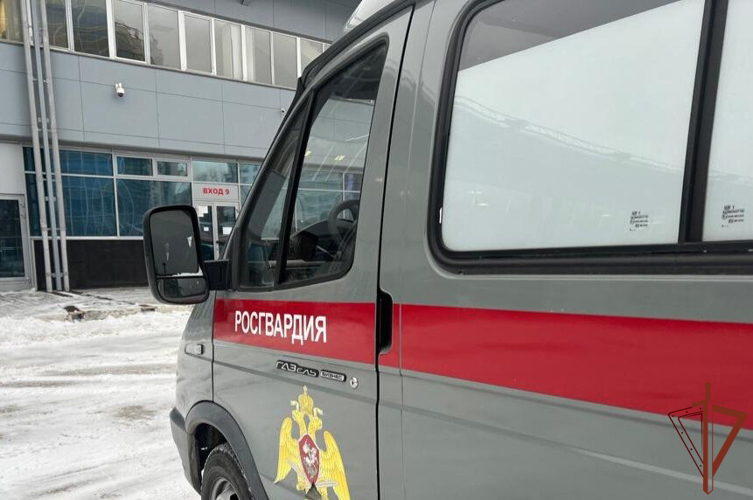 Росгвардия обеспечила безопасность на матче чемпионата Континентальной хоккейной лиги в Екатеринбурге