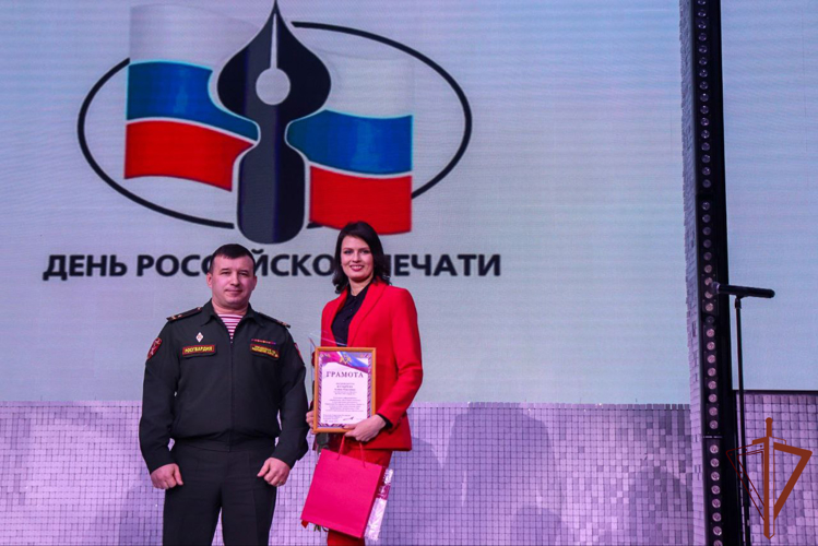 Представители Росгвардии поздравили журналистов из Приволжья с профессиональным праздником