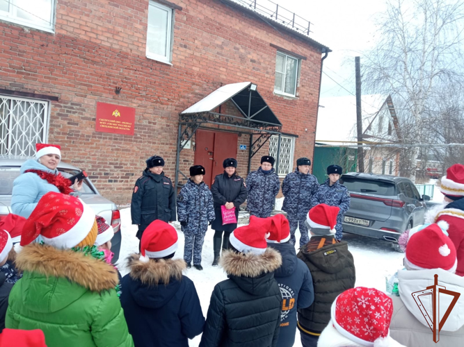 Новогодние мероприятия продолжаются в Уральском округе Росгвардии