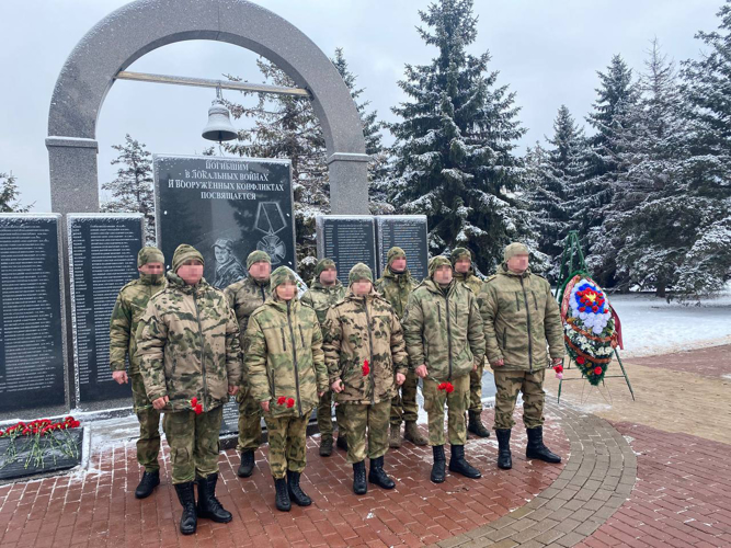 Военнослужащие «стальной» бригады Росгвардии почтили память воинов-интернационалистов в Белгороде