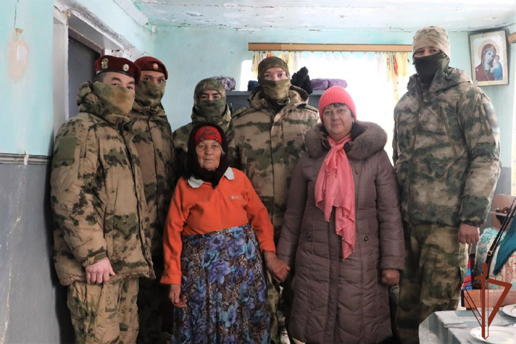 В ЛНР росгвардейцы увековечили память героически погибшего участника Афганской войны (видео)