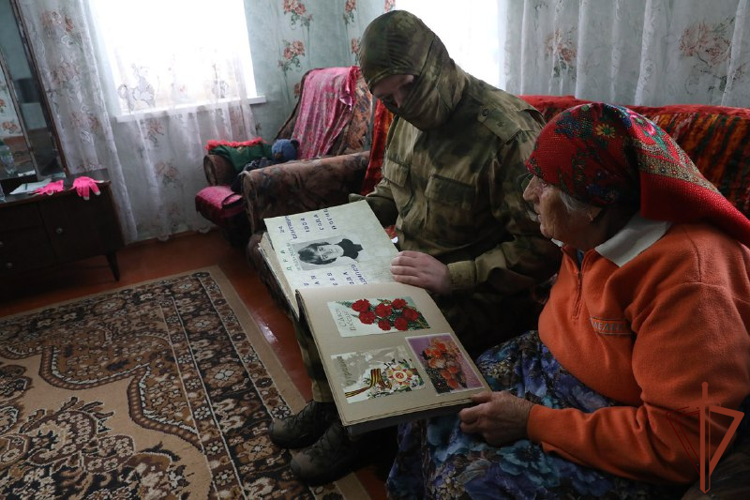 В ЛНР росгвардейцы увековечили память героически погибшего участника Афганской войны (видео)