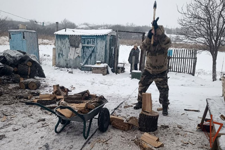В ЛНР росгвардейцы увековечили память героически погибшего участника Афганской войны (видео)