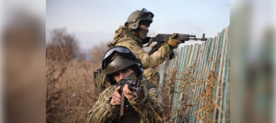 Росгвардейцы и сотрудники военной контрразведки обнаружили схрон с боеприпасами в ДНР (видео)