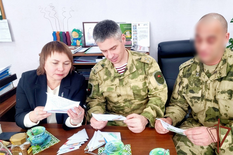 В преддверии Дня защитника Отечества школьники поддержали бойцов спецназа Росгвардии