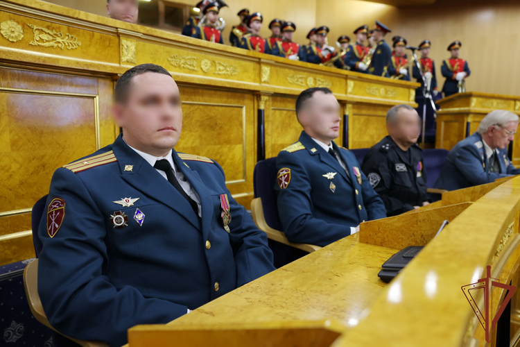 В Ленинградской области наградили отличившихся в ходе несения службы росгвардейцев