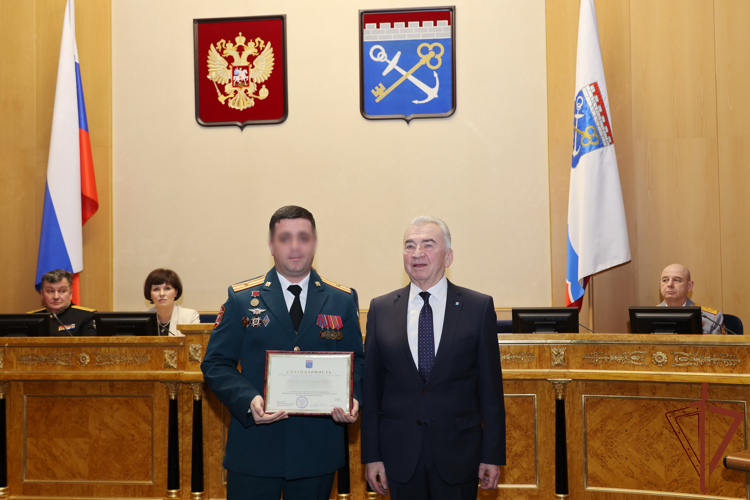 В Ленинградской области наградили отличившихся в ходе несения службы росгвардейцев