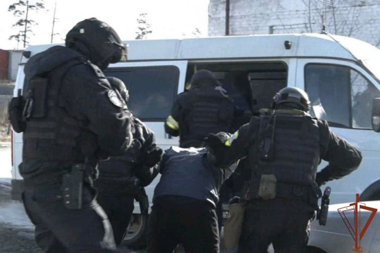 Подозреваемые в крупной краже и угоне задержаны в Улан-Удэ при силовой поддержке СОБР Росгвардии
