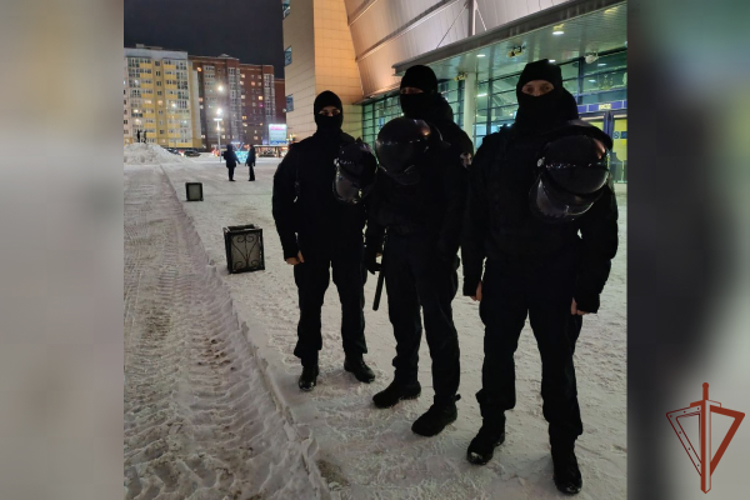 Сотрудники Росгвардии обеспечили безопасность хоккейного матча «Северсталь» - «Локомотив» в Череповце